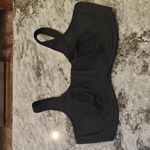 Wacoal black underwire sports bra 40DD